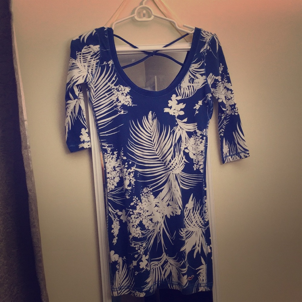 scoop neck strappy back hollister top